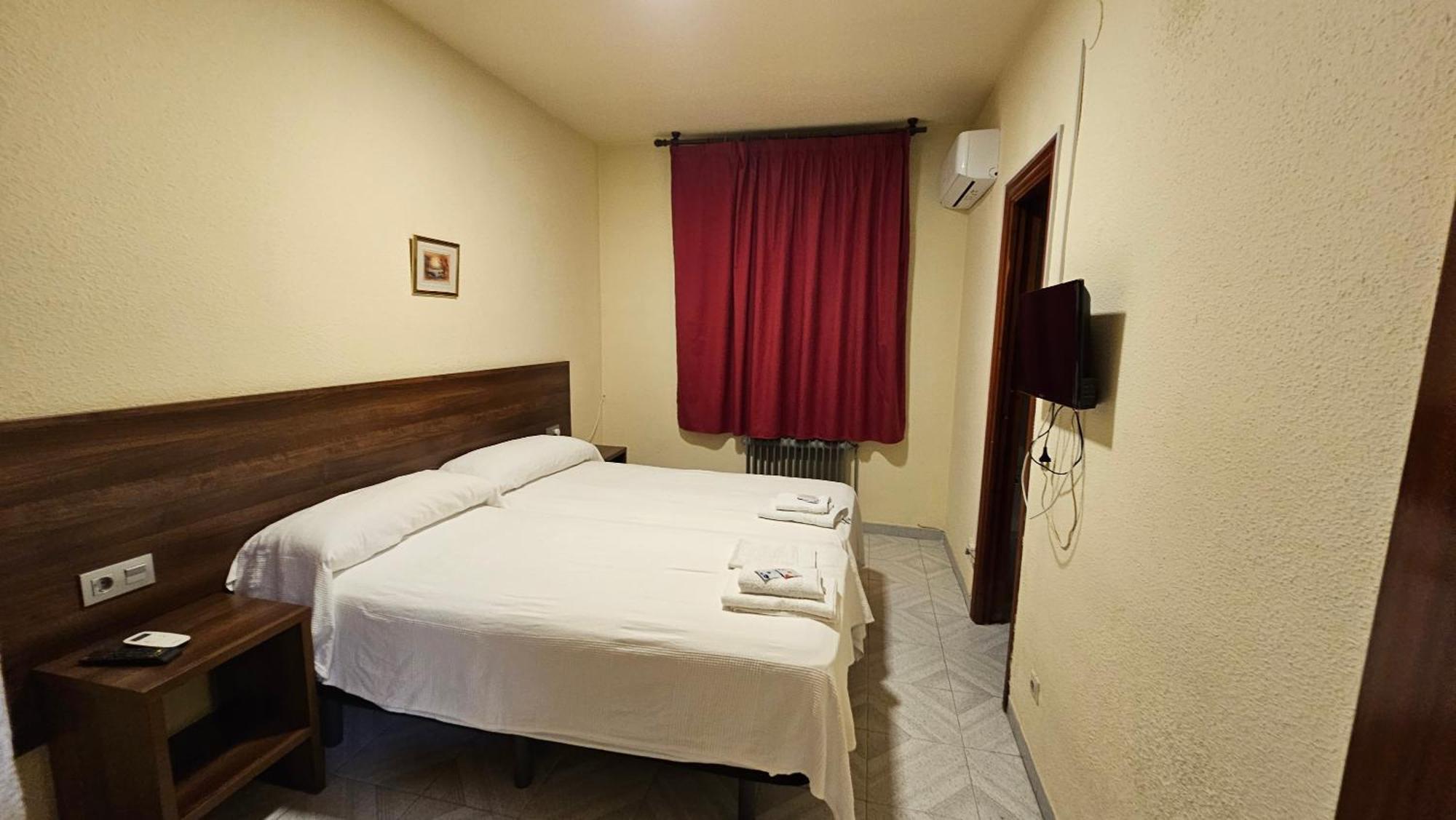 Hostal Restaurante El Cruce Padul Dış mekan fotoğraf